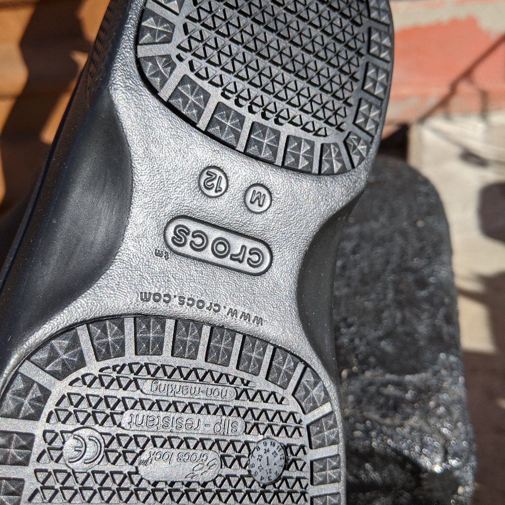 Crocs - Picture 5 of 16
